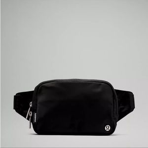 Lululemon everywhere belt bag LARGE black